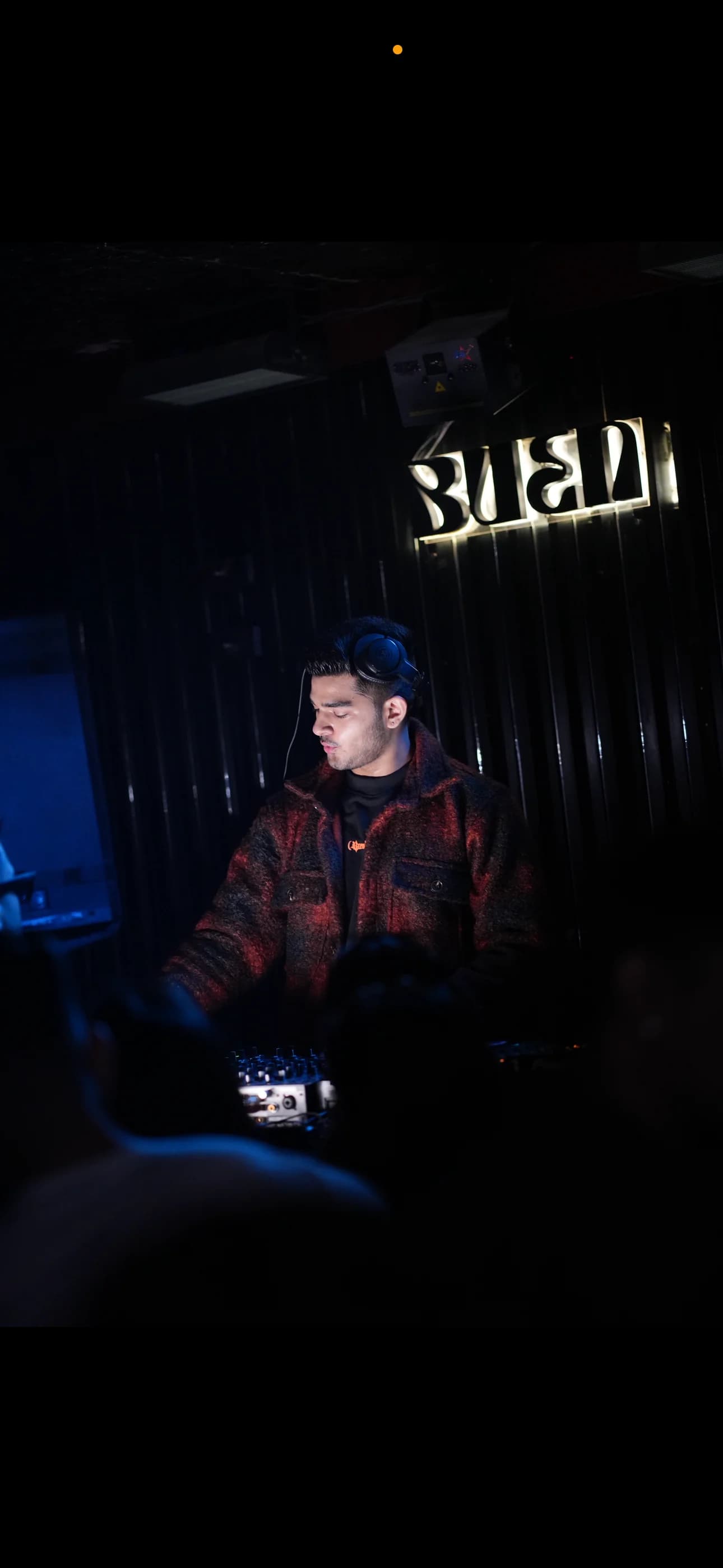 Jitesh Kapoor performing as a DJ